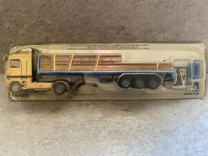 DIECAST 1:87 RENAULT MAGNUM EXCELLENCE - ITALERI